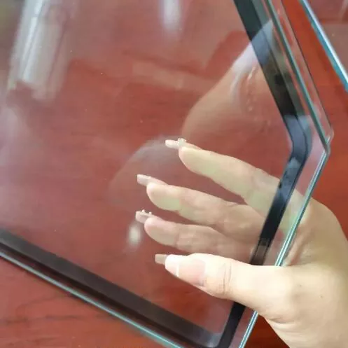 Verre flexible à bord chaud